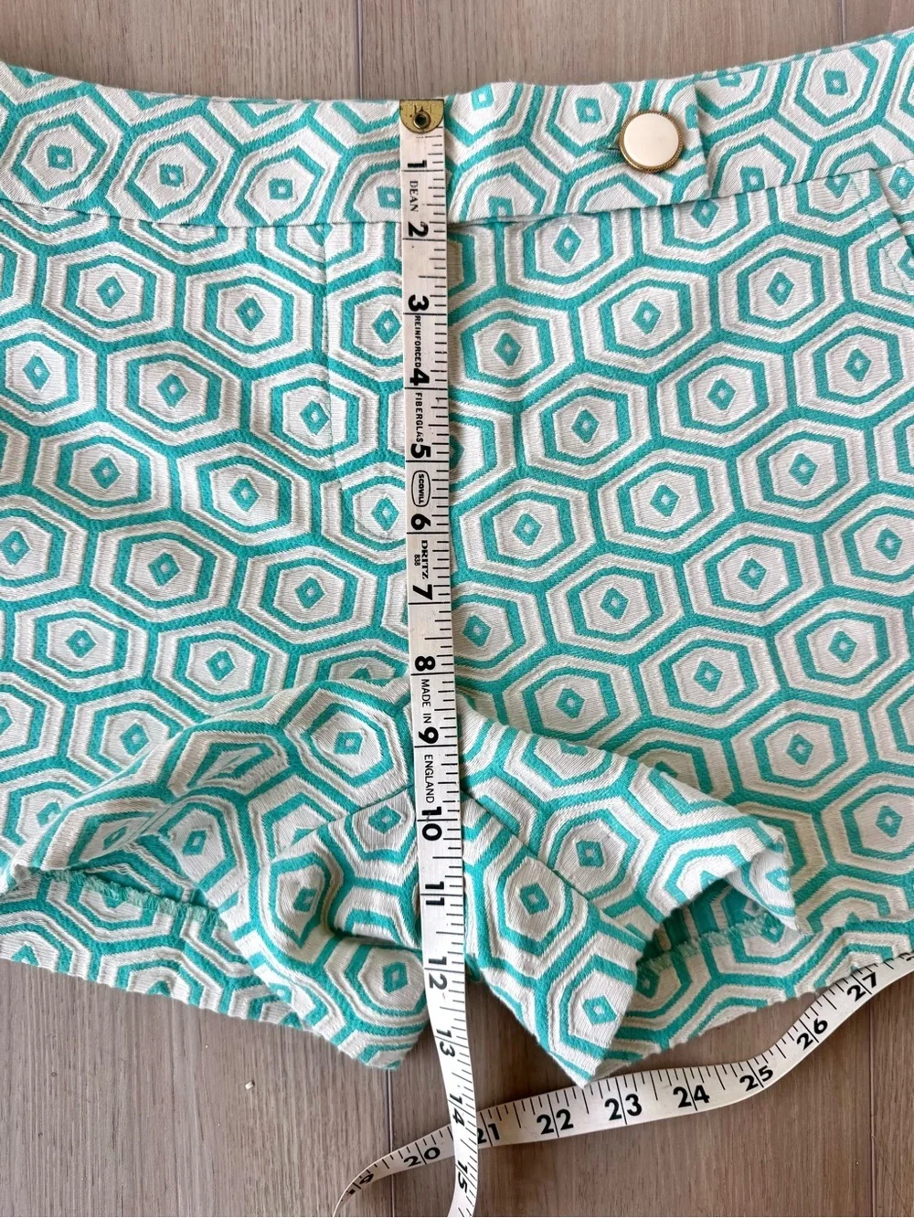 Trina Turk Aqua Geometric Jacquard Tailored Shorts Size 8 EUC Coastal Preppy